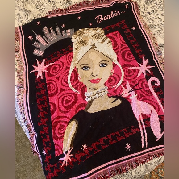 Barbie Throw Blanket - Picture 1 of 3